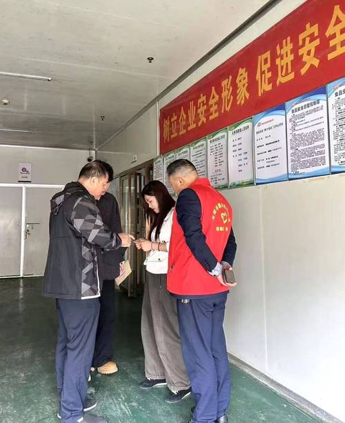 送名片,送政策,送服务